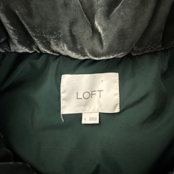 Loft Puffer Vest Women's Medium Quilted Design Pockets Full Zip Green Velvet - Picture 9 of 10